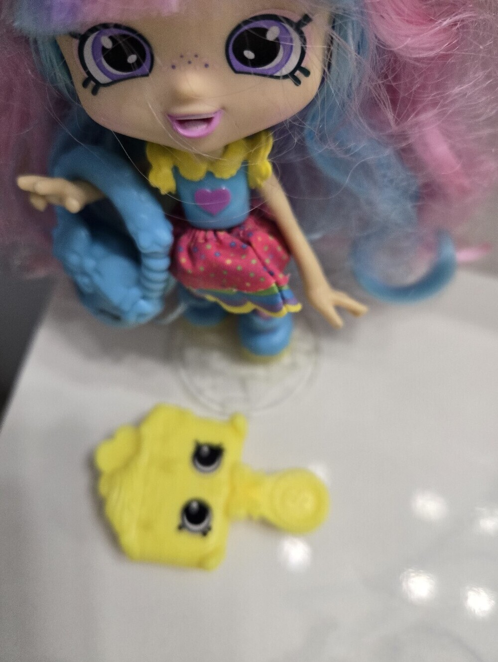OG Shopkins Shoppies Rainbow Kate Pastel Pink & Blue Hair Doll - Picture 3 of 6